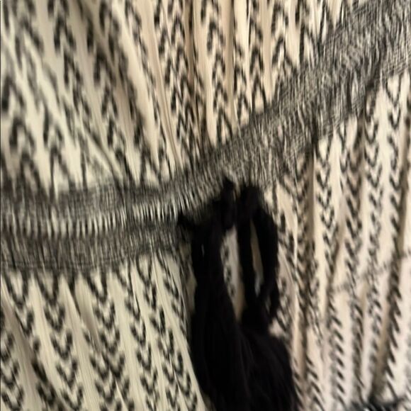 Rip curl Black and White/cream romper/‎ beach cover up, size L - Picture 3 of 12